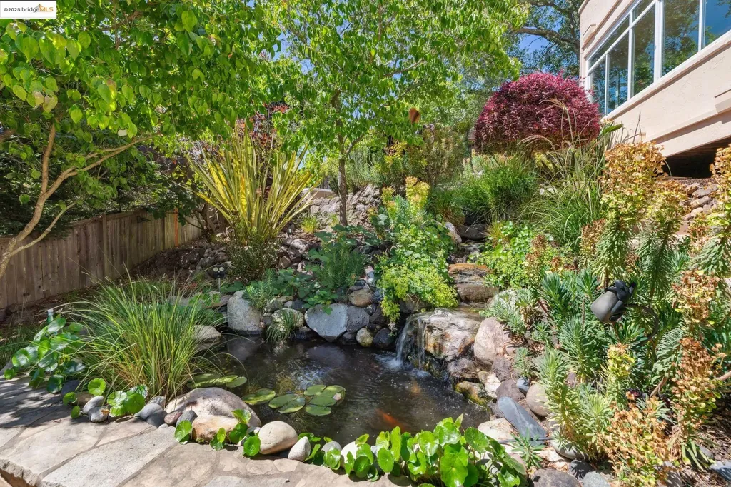 16032 Broadway Terrace Oakland CA 94611