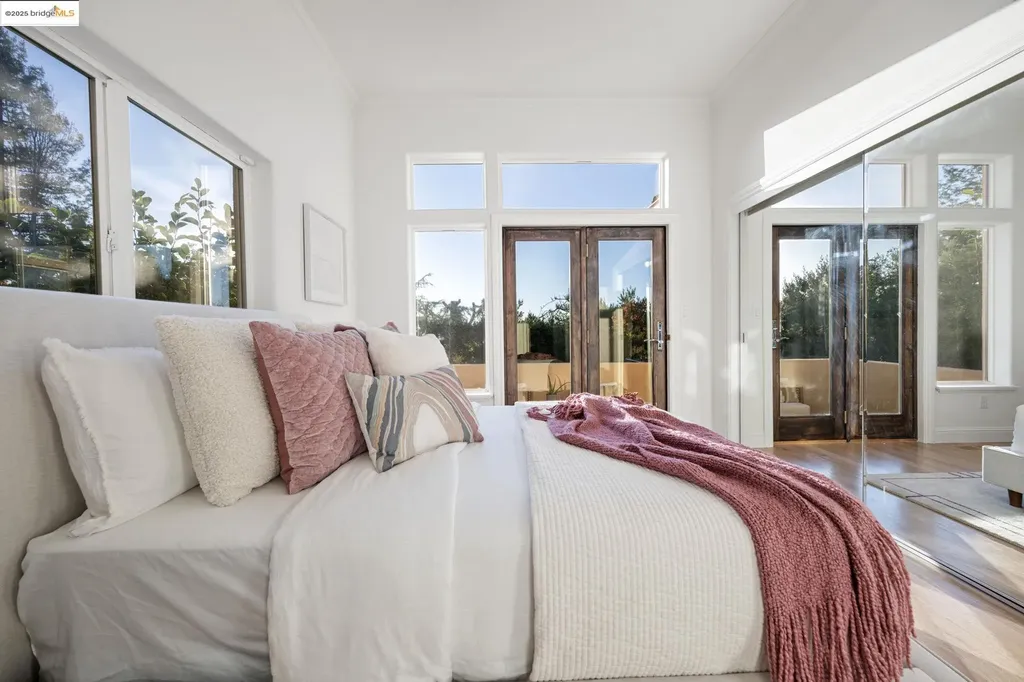 16032 Broadway Terrace Oakland CA 94611