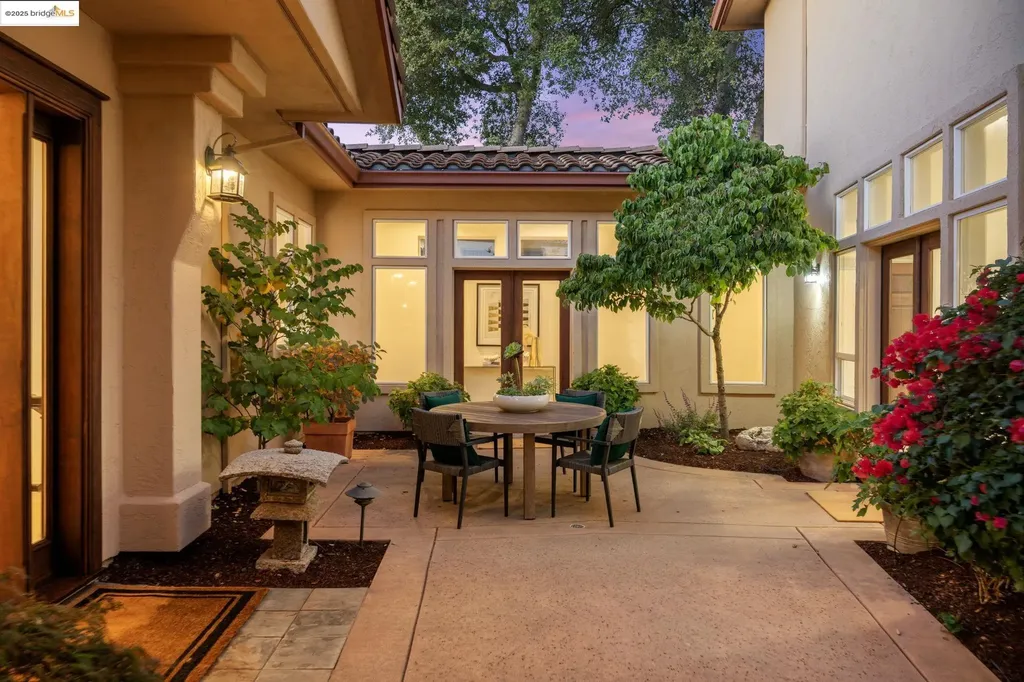 16032 Broadway Terrace Oakland CA 94611