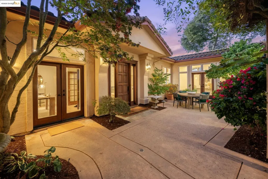 16032 Broadway Terrace Oakland CA 94611