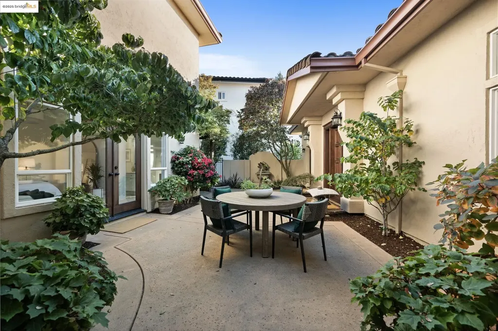 16032 Broadway Terrace Oakland CA 94611