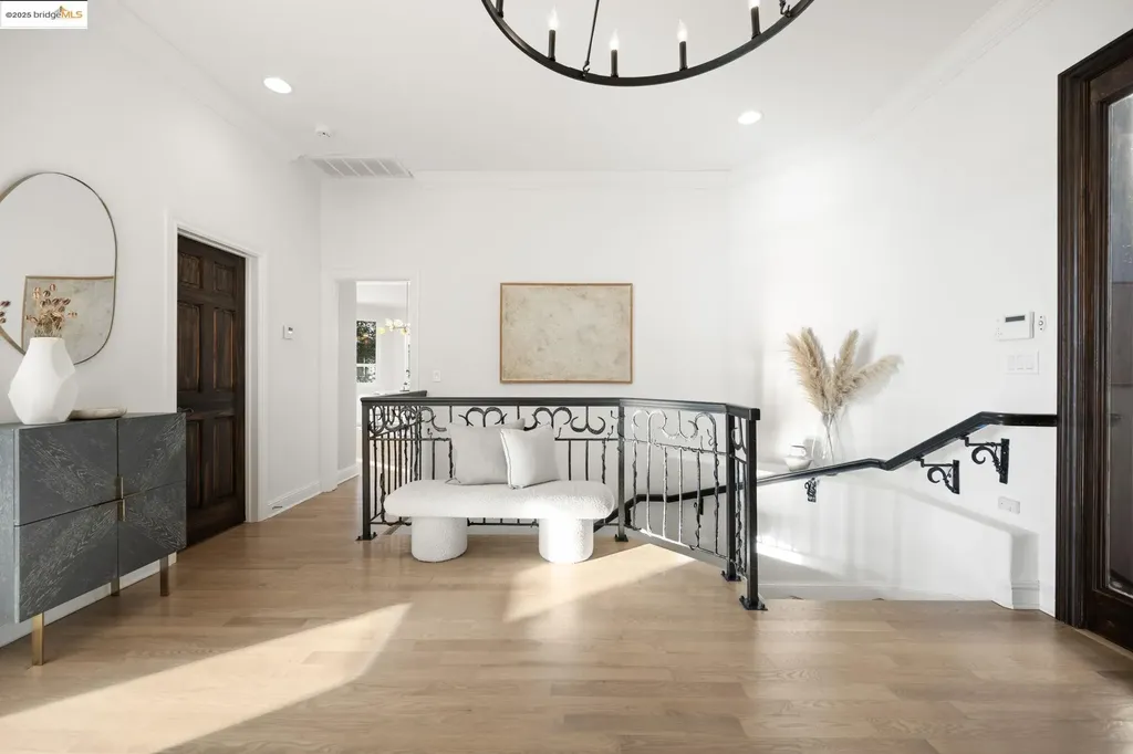 16032 Broadway Terrace Oakland CA 94611