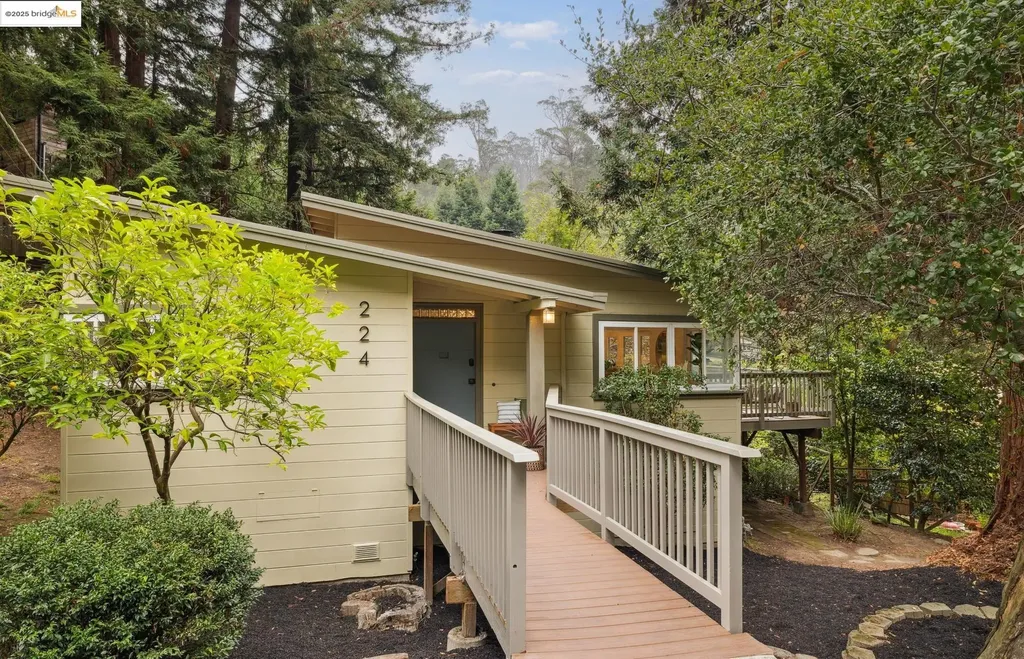 224 Beauforest Drive Oakland CA 94611