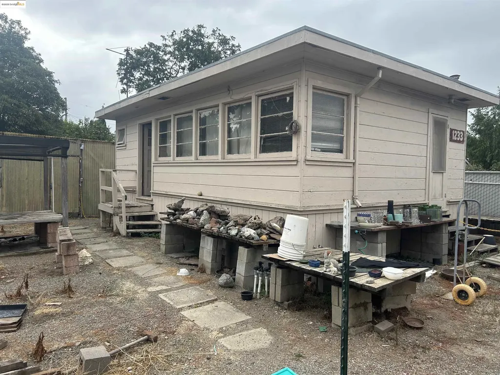 1239 Grove Way Hayward CA 94541