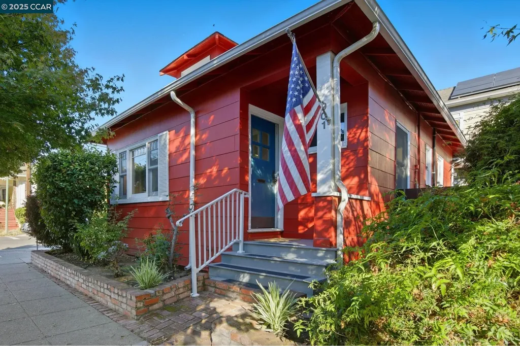 901 San Antonio Avenue Alameda CA 94501