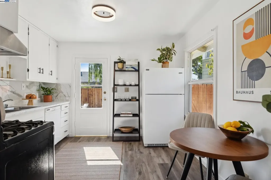 108 Cypress Street Alameda CA 94501