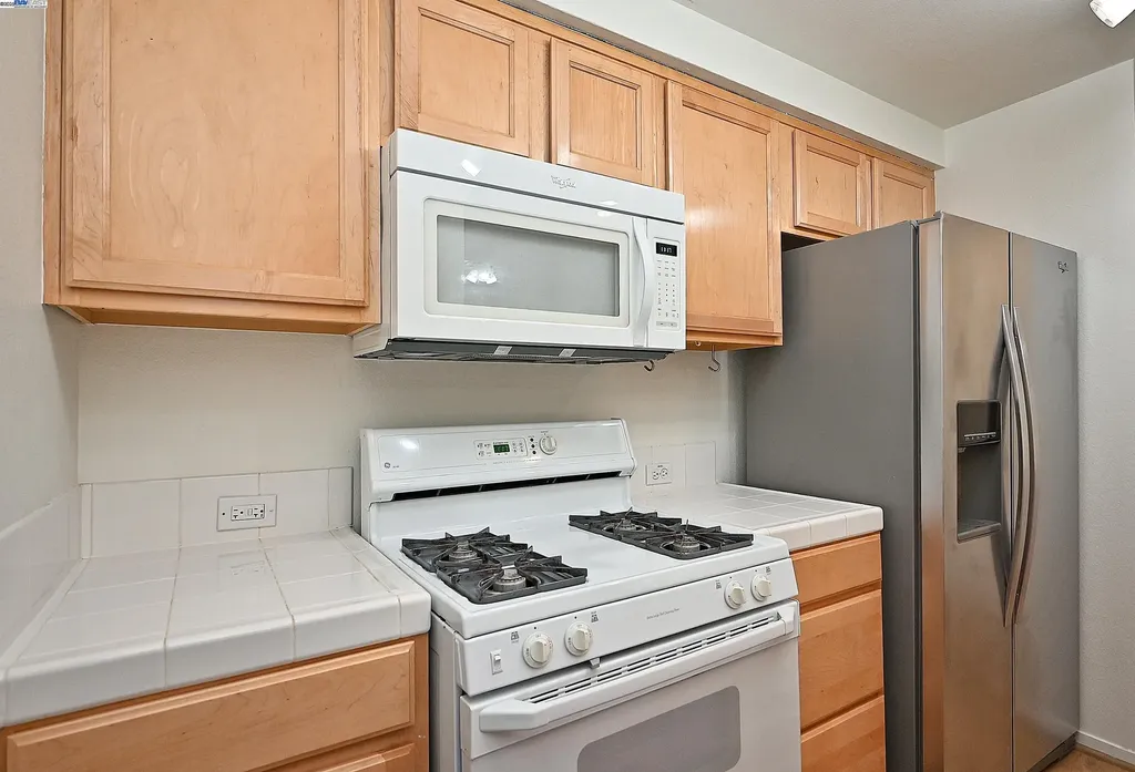 280 Caldecott Lane Oakland CA 94618