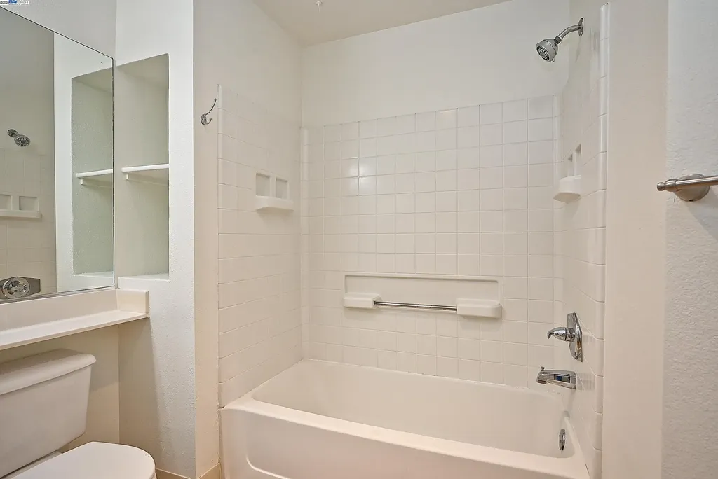280 Caldecott Lane Oakland CA 94618
