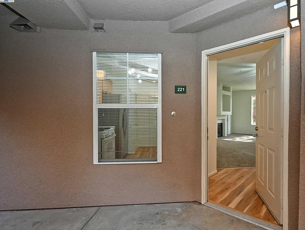 280 Caldecott Lane Oakland CA 94618