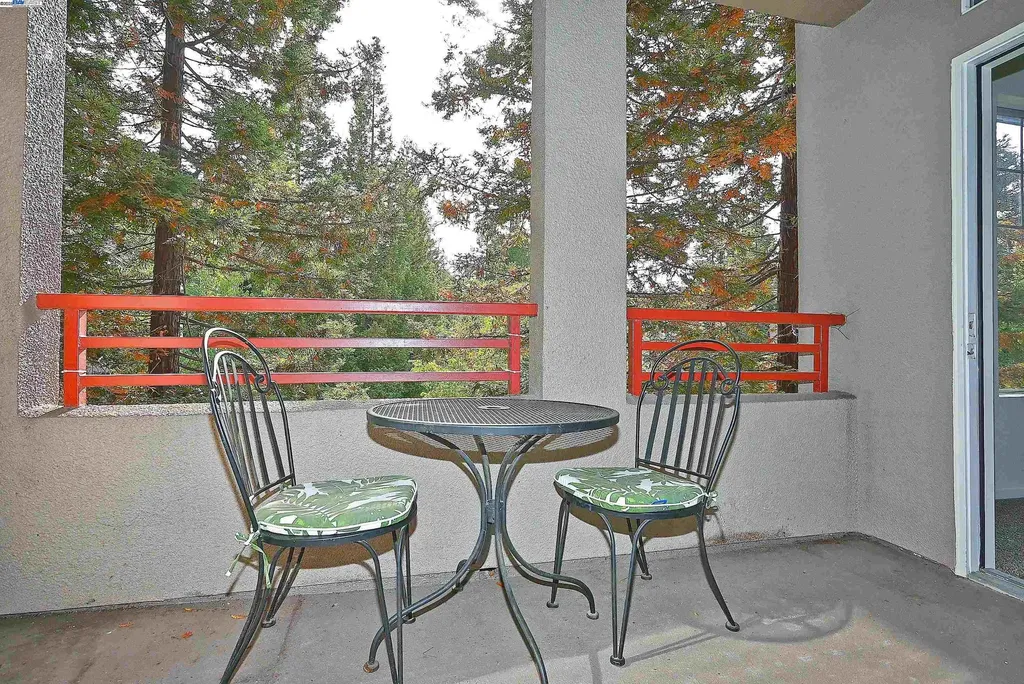 280 Caldecott Lane Oakland CA 94618