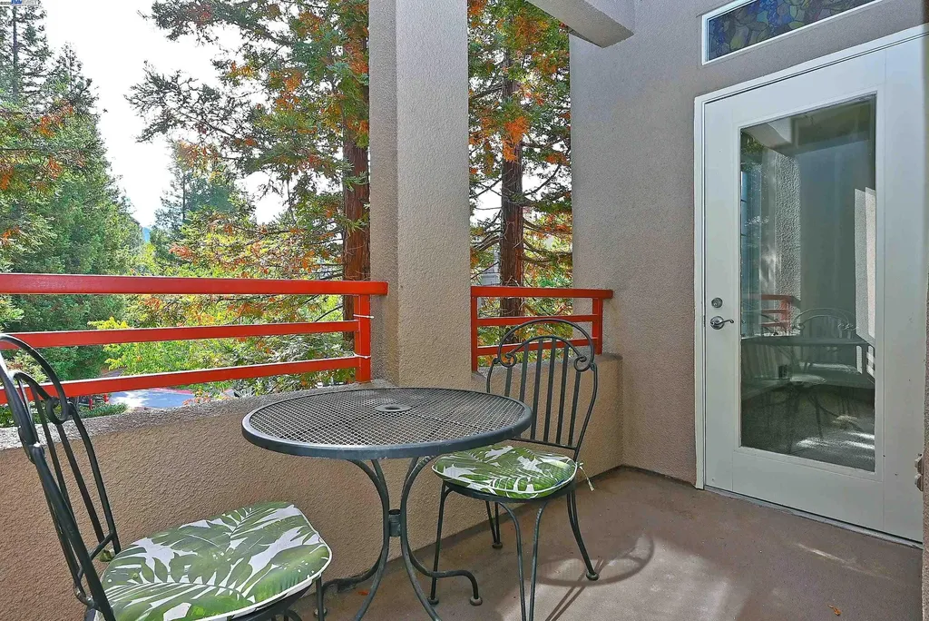 280 Caldecott Lane Oakland CA 94618
