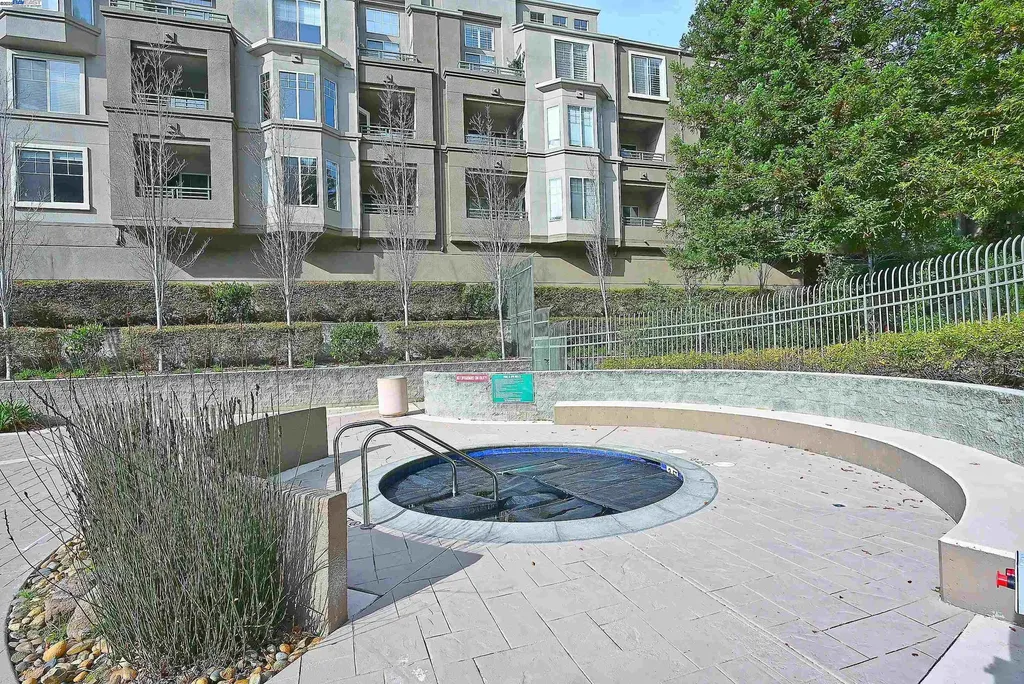 280 Caldecott Lane Oakland CA 94618