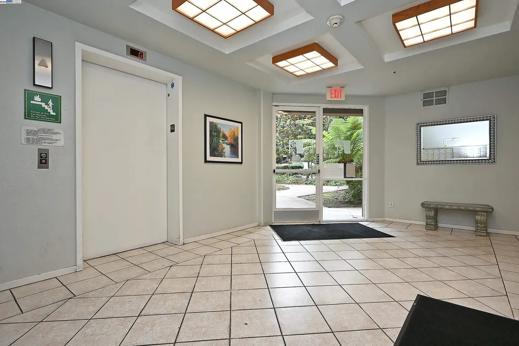280 Caldecott Lane Oakland CA 94618