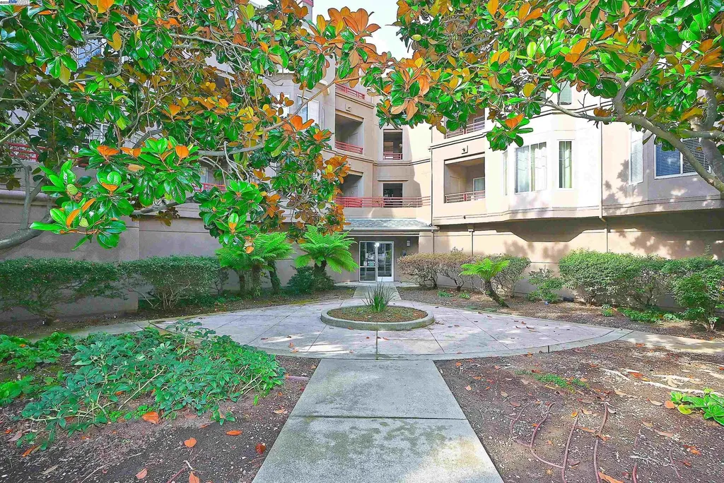 280 Caldecott Lane Oakland CA 94618
