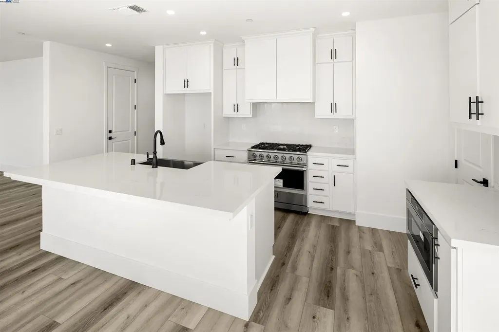 16 Grey Whale Place Bethel Island CA 94511