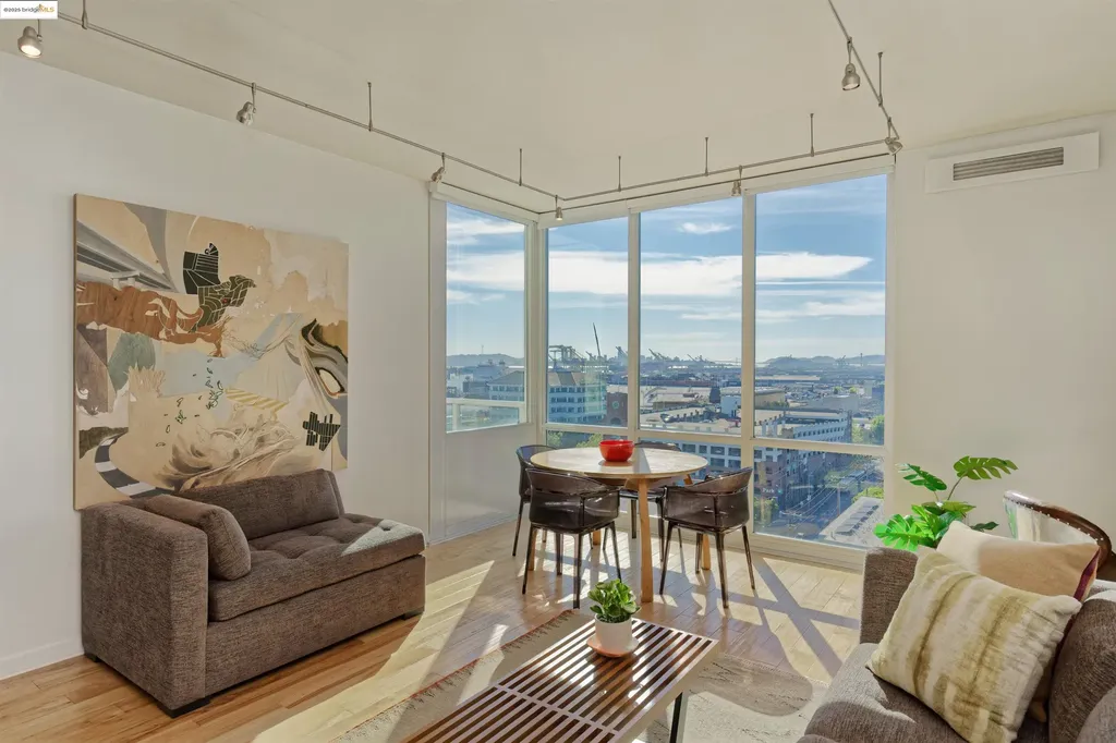 222 Broadway Oakland CA 94607