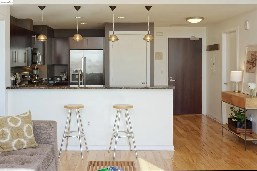 222 Broadway Oakland CA 94607