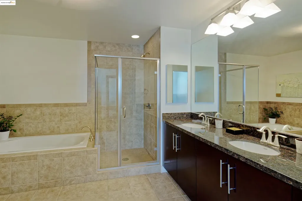 222 Broadway Oakland CA 94607