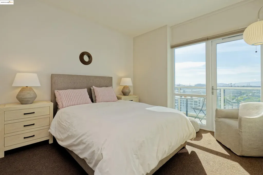 222 Broadway Oakland CA 94607