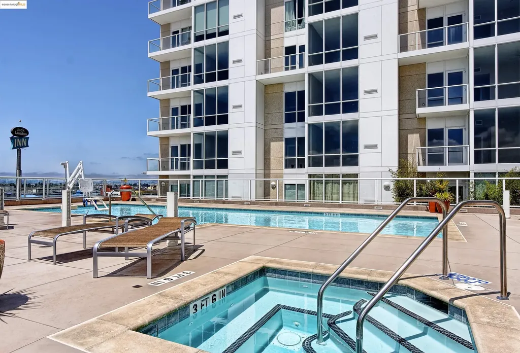 222 Broadway Oakland CA 94607