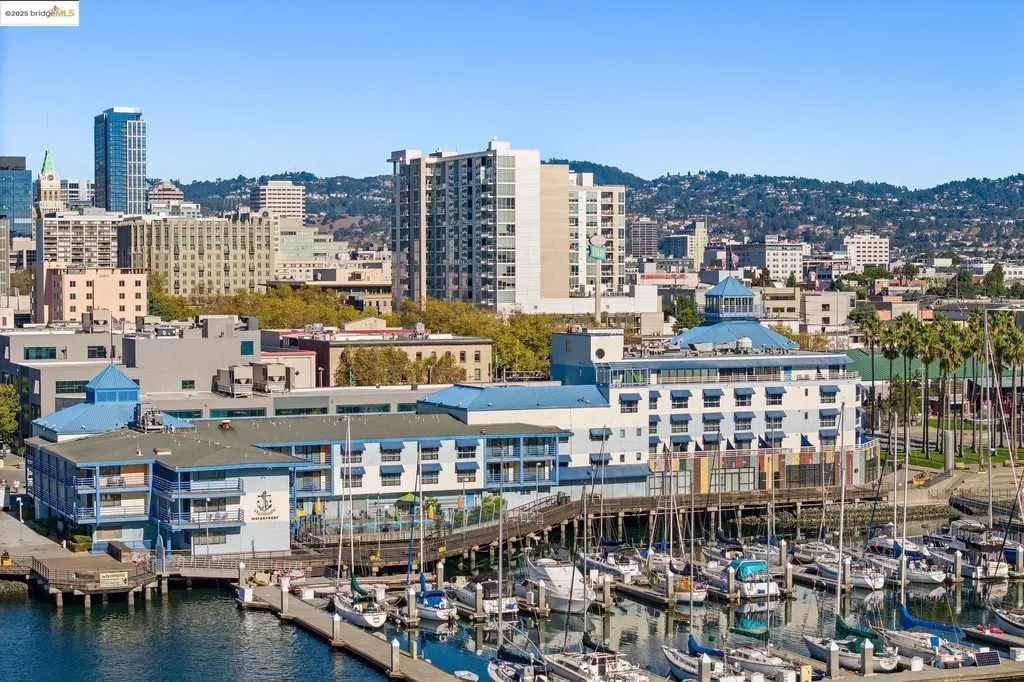 222 Broadway Oakland CA 94607
