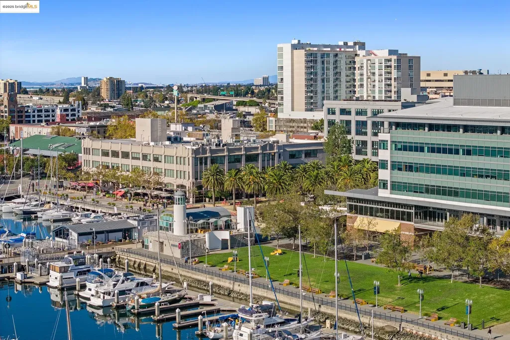 222 Broadway Oakland CA 94607