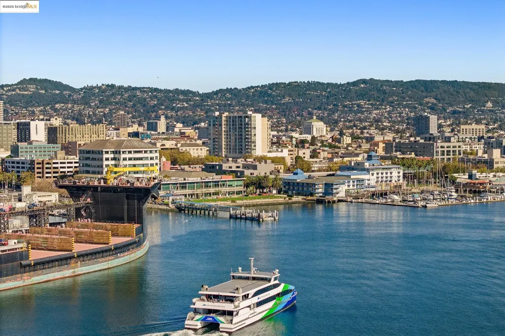222 Broadway Oakland CA 94607