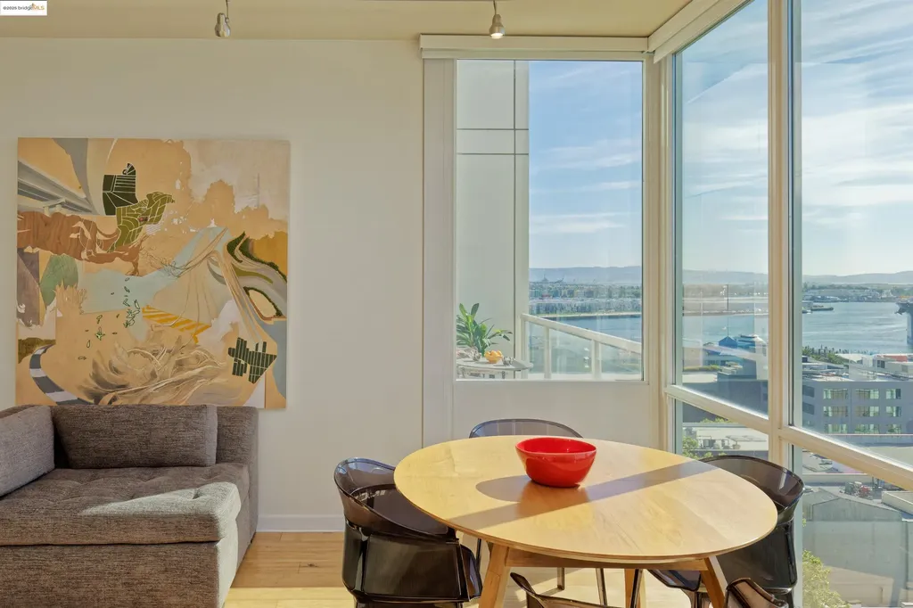 222 Broadway Oakland CA 94607