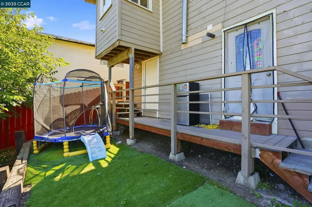 2555 Orange Street Martinez CA 94553