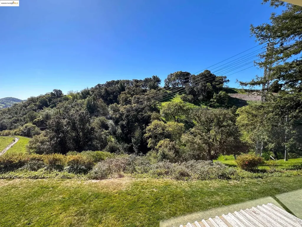 1910 Skycrest Drive Walnut Creek CA 94595