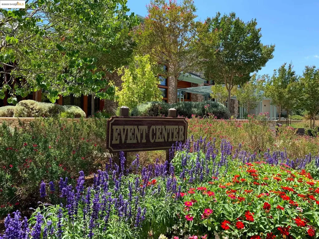 1910 Skycrest Drive Walnut Creek CA 94595