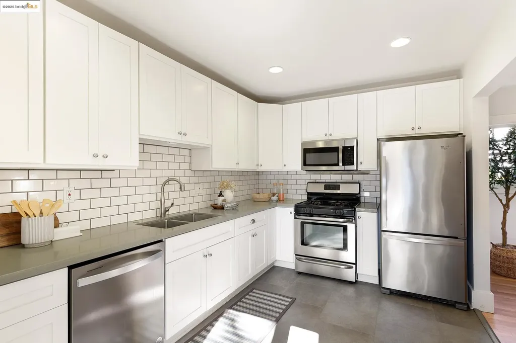 495 Jean Street Oakland CA 94610