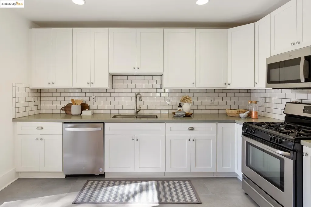 495 Jean Street Oakland CA 94610