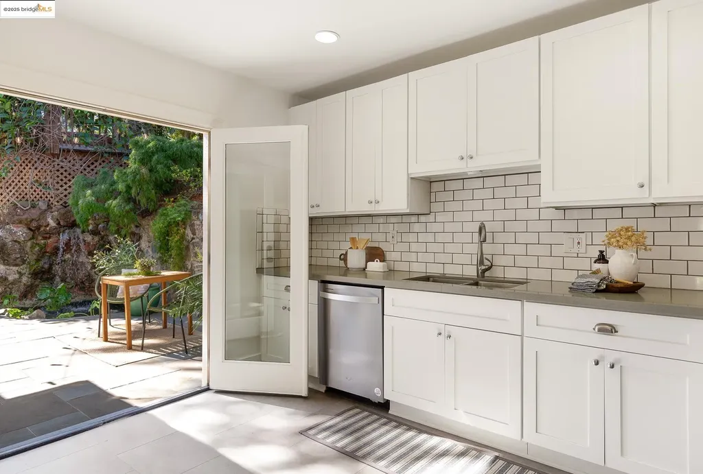 495 Jean Street Oakland CA 94610