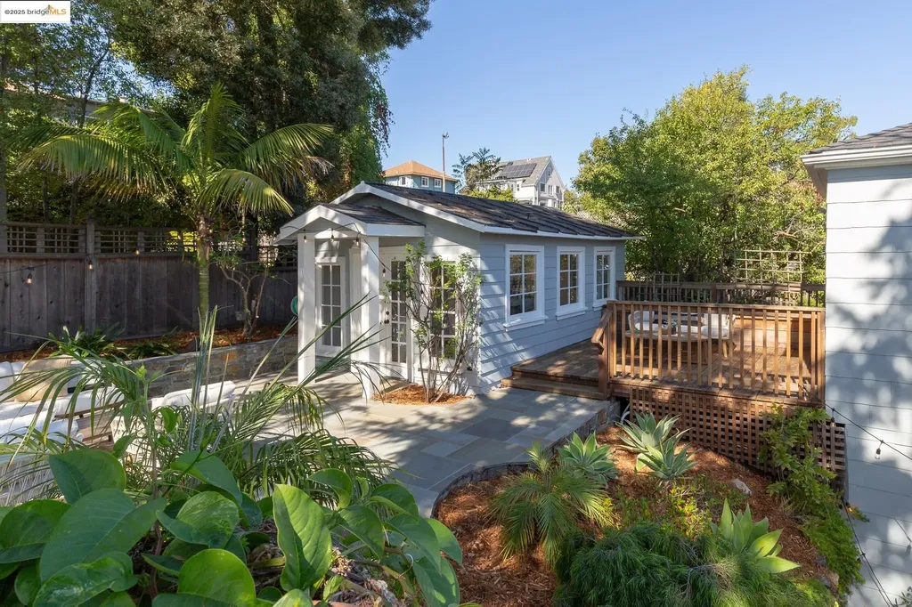 495 Jean Street Oakland CA 94610