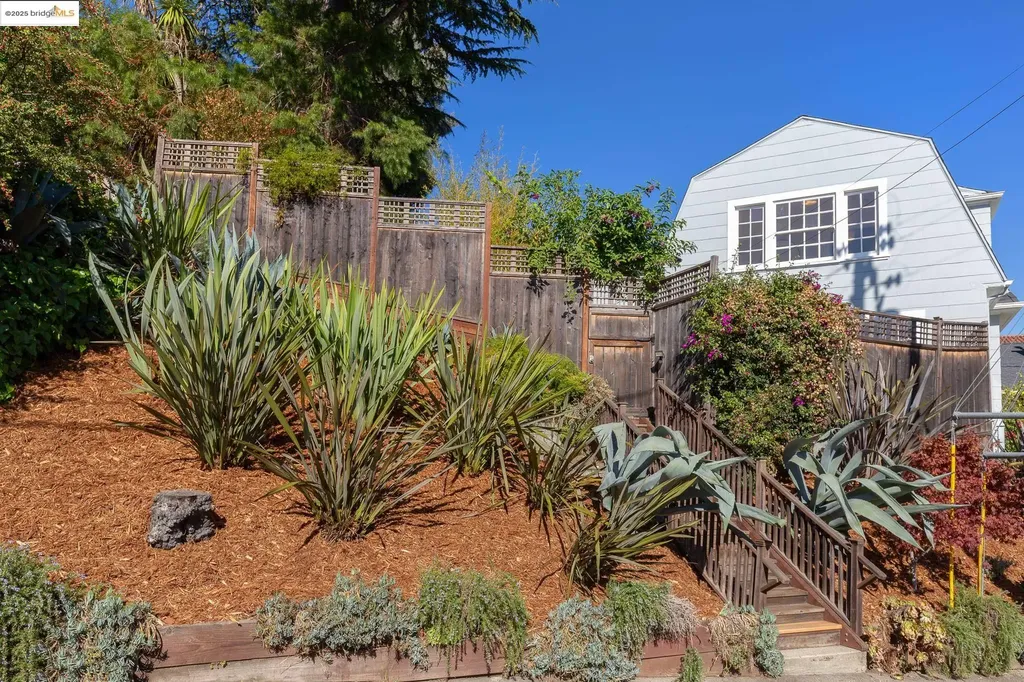 495 Jean Street Oakland CA 94610