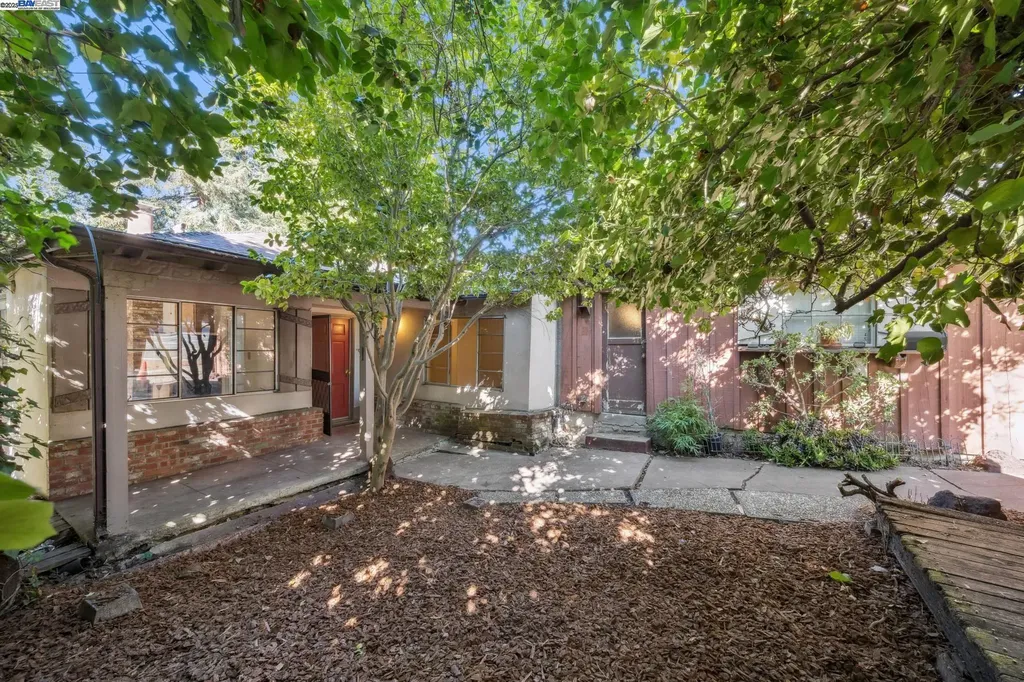 1098 Euclid Avenue Berkeley CA 94708