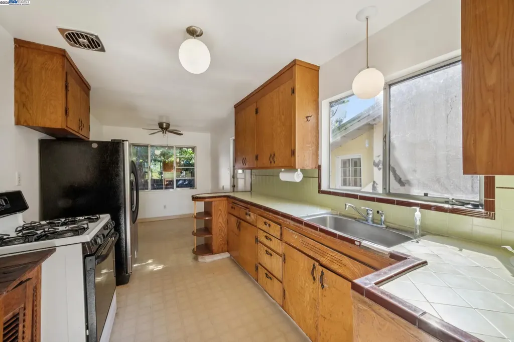 1098 Euclid Avenue Berkeley CA 94708