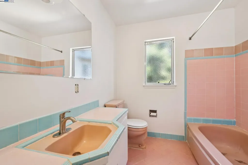 1098 Euclid Avenue Berkeley CA 94708