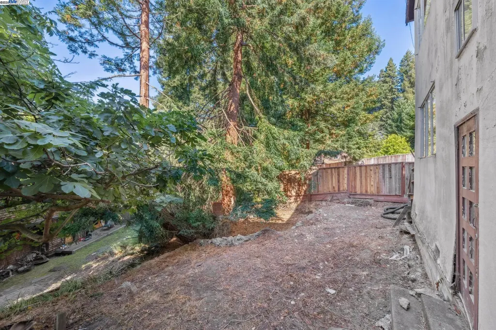 1098 Euclid Avenue Berkeley CA 94708