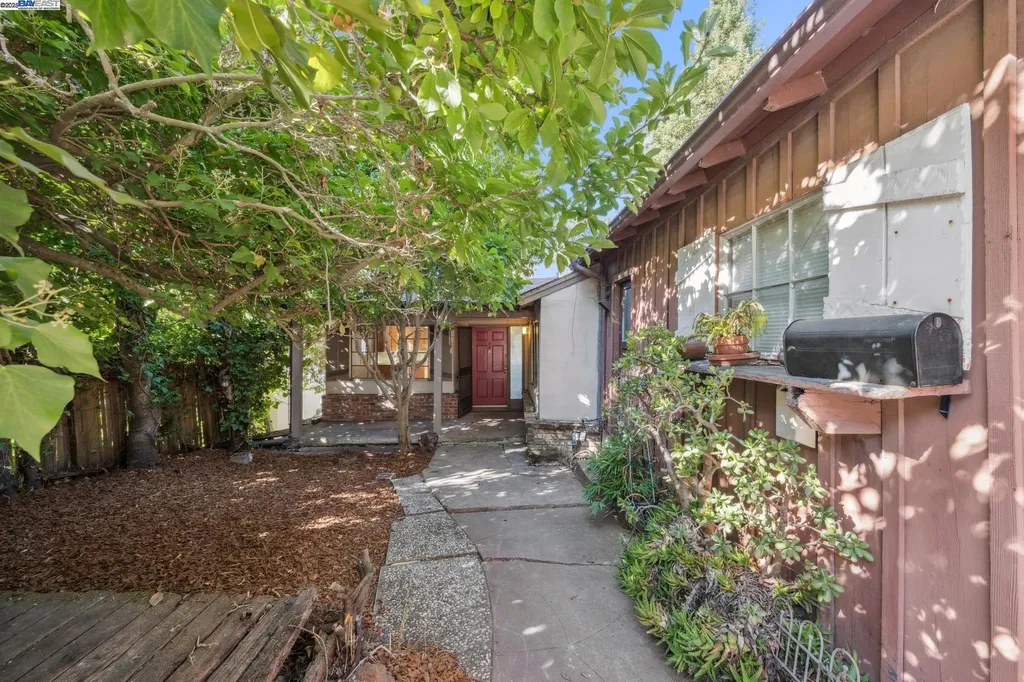 1098 Euclid Avenue Berkeley CA 94708