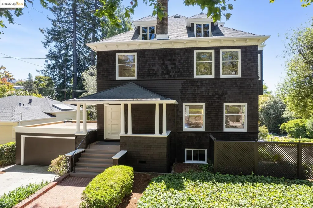 2058 Oakland Avenue Piedmont CA 94611