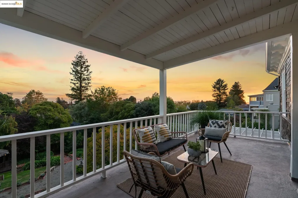 2058 Oakland Avenue Piedmont CA 94611
