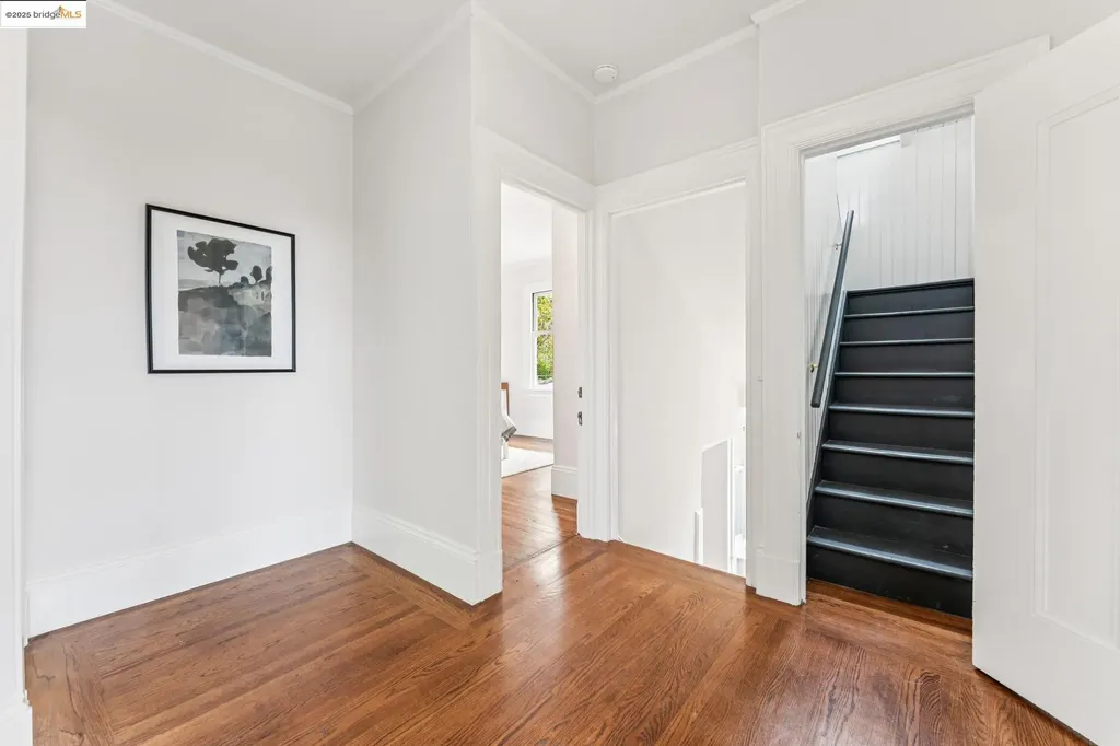 2058 Oakland Avenue Piedmont CA 94611