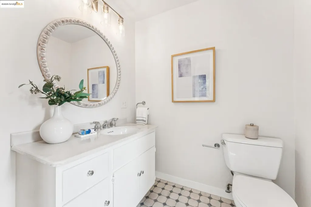 2058 Oakland Avenue Piedmont CA 94611