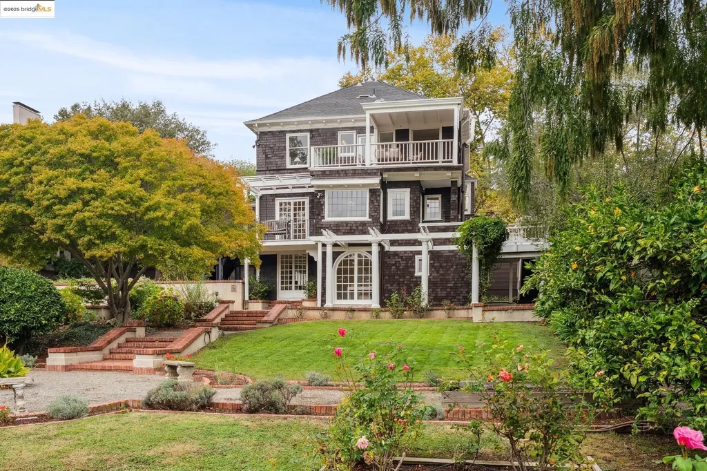 2058 Oakland Avenue Piedmont CA 94611