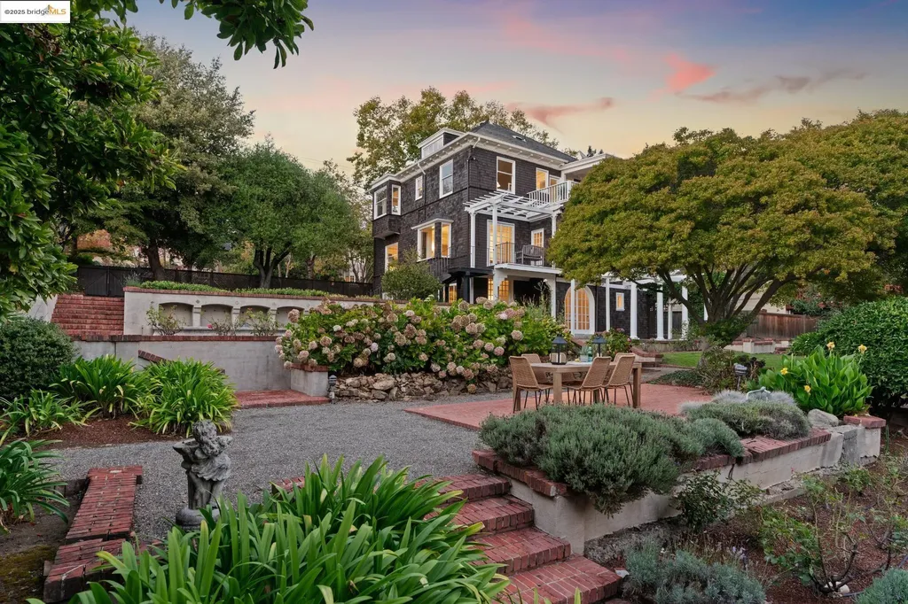 2058 Oakland Avenue Piedmont CA 94611