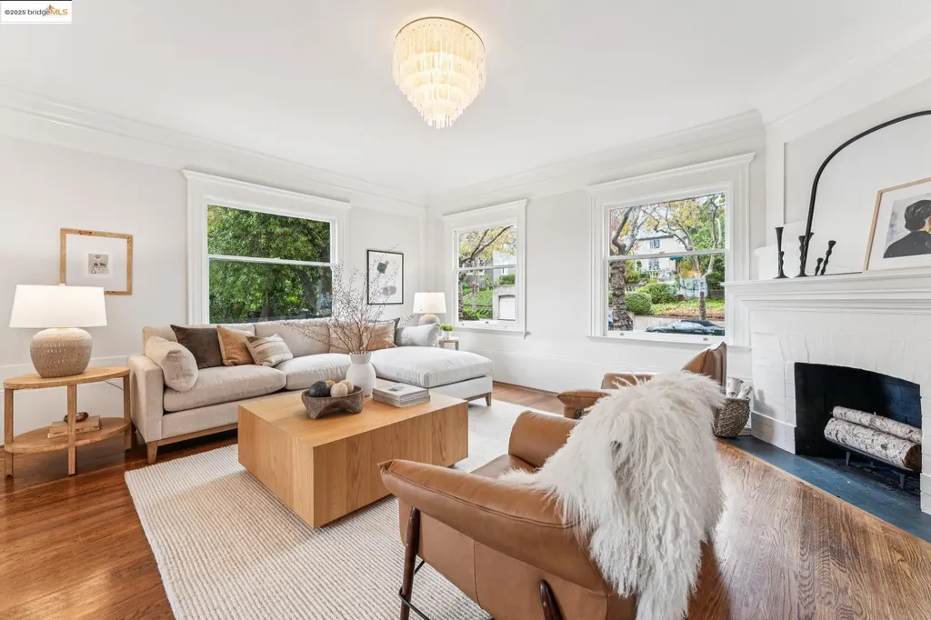 2058 Oakland Avenue Piedmont CA 94611