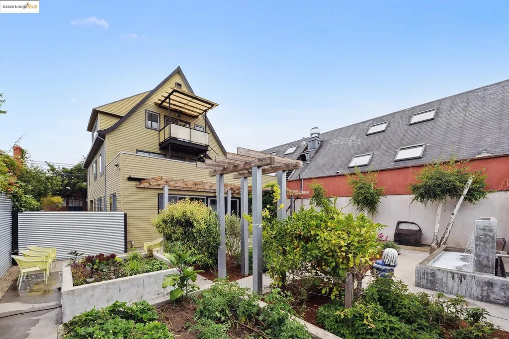 1010 Grayson Berkeley CA 94710