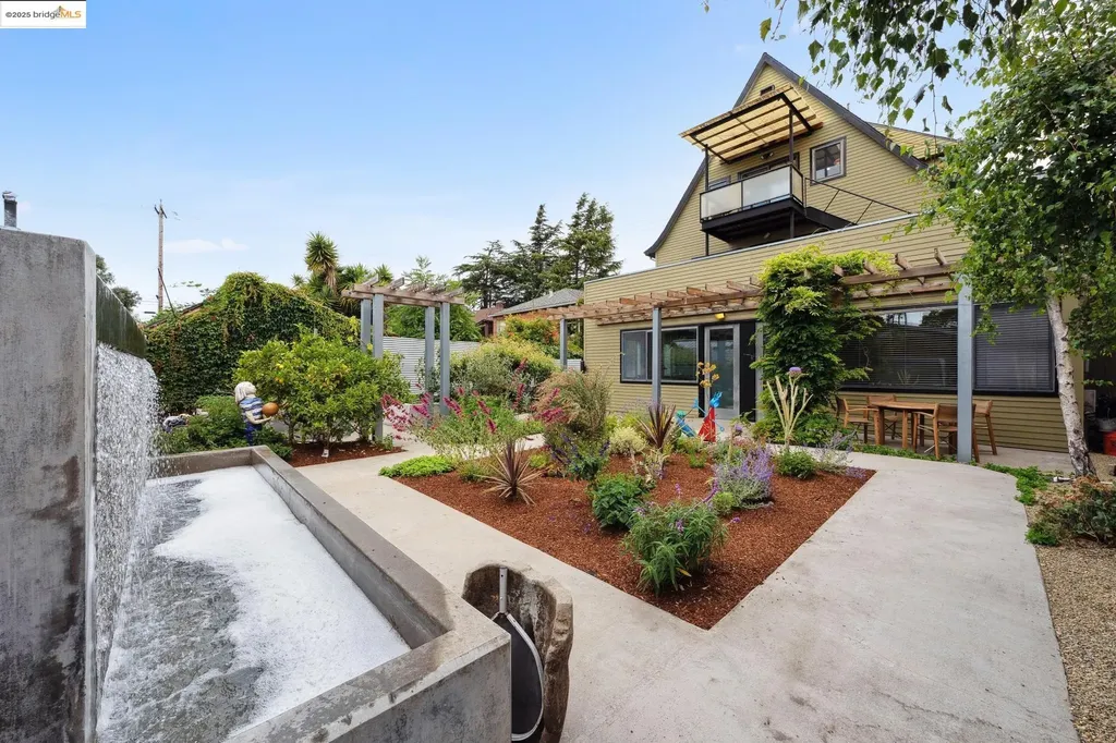 1010 Grayson Berkeley CA 94710